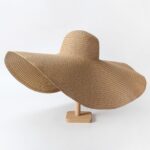 Chapéu de Praia com Aba Larga e Proteção UV - Estilo e Elegância para o Verão