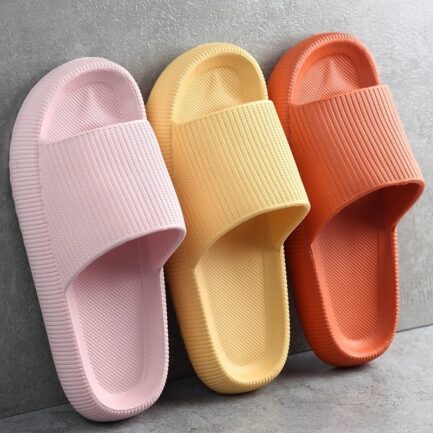 Chinelos de Plataforma Espessa para casa/banho - Conforto e Estilo para os Pés Femininos no Verão 2024