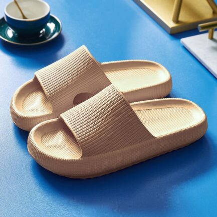 Chinelos de Plataforma Espessa para casa/banho - Conforto e Estilo para os Pés Femininos no Verão 2024 - Image 9