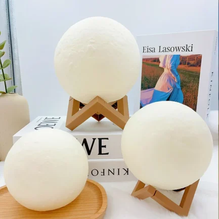 Pequeno Candeeiro de Mesa Moon Night Light Atmosphere Lua Luz LED 6 cm - Image 3