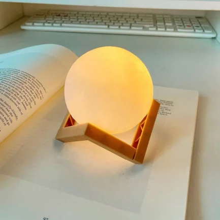 Pequeno Candeeiro de Mesa Moon Night Light Atmosphere Lua Luz LED 6 cm - Image 5